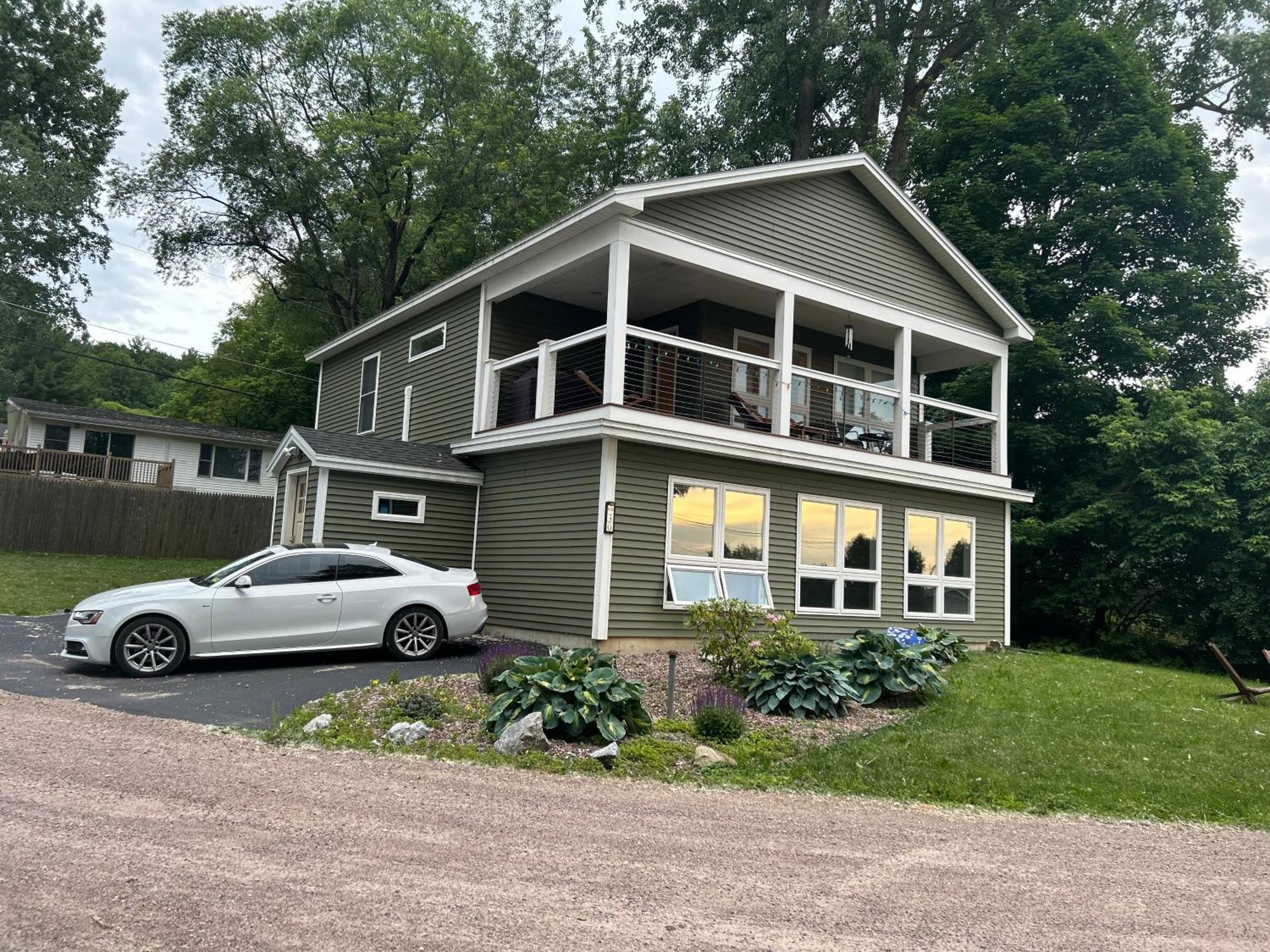 Roberts Lake House Room #3 Colchester Exterior photo
